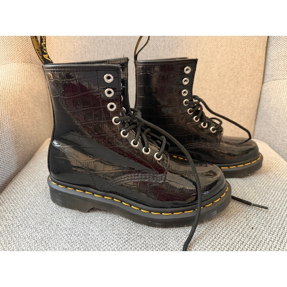 Dr Martens patent Croc Emboss Unisex boots. Sz 5 women